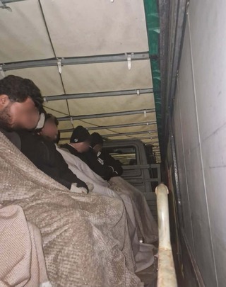 Български и румънски гранични полицаи задържаха на прехода Видин – Калафат две превозни средства с мигранти