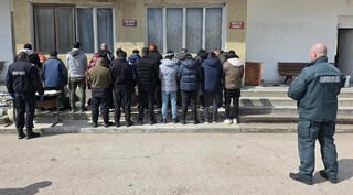 Български и румънски гранични полицаи задържаха на прехода Видин – Калафат две превозни средства с мигранти