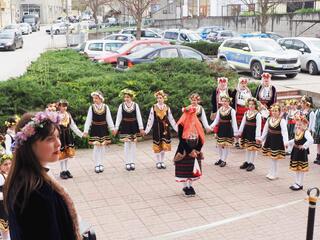ДЕЦАТА ОТ ФА „ЖАРАВА“ С ПРАЗНИЧНО ПОСЕЩЕНИЕ В РУ – БЯЛА ПО ПОВОД ЛАЗАРОВДЕН