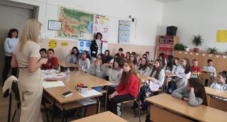 Беседи с ученици от община Елин Пелин за вредата от употребата на наркотици