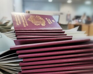 Експресно издадените лични карти и паспорти ще се получават само в София