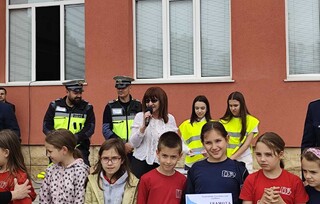 "Не си сам на пътя!"