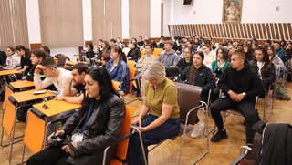 Екип на сектор „Пътна полиция“ проведе среща с гимназисти от видинското  СУ „Цар Симеон Велики“