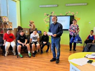 Три отбора от петокласници от ОУ „Димитър Димов“ в Ловеч премериха сили в състезанието „Ваканция Здравей! Да играем безопасно!”