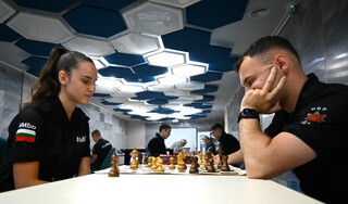 Със състезания по бадминтон и шахмат продължи спортният турнир „Купата на ректора“