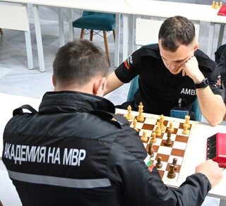 Със състезания по бадминтон и шахмат продължи спортният турнир „Купата на ректора“