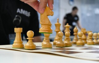 Със състезания по бадминтон и шахмат продължи спортният турнир „Купата на ректора“