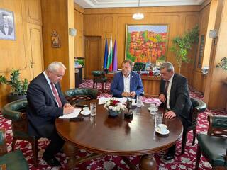 Вътрешният министър и кметът на Велико Търново обсъдиха възможностите за финансиране на възстановителни и превантивни дейности