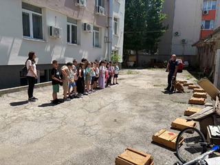 Второкласници от ОУ „Христо Никифоров“ посетиха Районно управление – Ловеч в рамките на Националната програма „Работа на полицията в училищата“