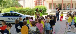 „За да няма страх, спазвай пътния знак“