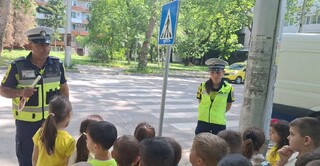 „За да няма страх, спазвай пътния знак“