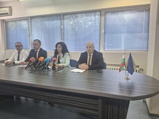 Разбита е организирана престъпна група, източвала средства от НЗОК и НОИ