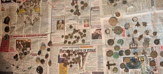 387 предмети с белези на културно-исторически ценности и металотърсач са иззети от частен дом в берковското село Слатина