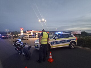 Десетки проверени моторни превозни средства и лица при полицейска акция снощи край Пловдив