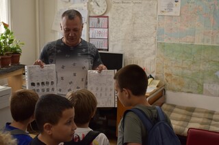Бъдещи третокласници влязоха за час в „обувките“ на великотърновските полицаи и експерти