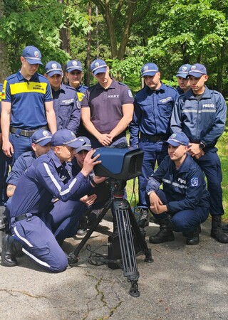 Стажантите от ЦСПП-Казанлък проведоха обучение със средства за контрол на пътното движение