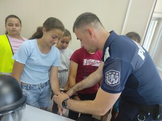 Ден на отворени врати в Районно управление - Берковица за четвъртокласници от Трето основно училище „Иван Вазов“