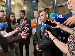 Над 50 задържани при мащабна операция на СДВР срещу организирана престъпна група