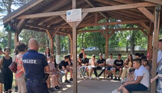 По повод Националния ден на безопасността на движението по пътищата: Полицейски служители от РУ – Сливо поле проведоха беседа с ученици