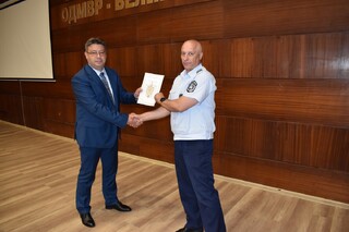 Над 100 служители на Областната дирекция с награди за празника