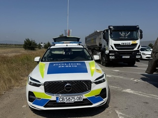154 тежкотоварни автомобила са проверени на територията на София от началото на спецоперацията на „Пътна полиция“ - СДВР