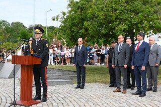 Ректорът на АМВР произнася слово 