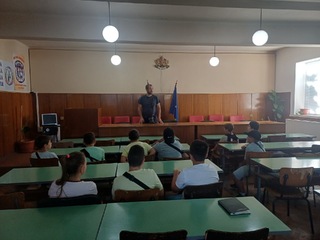 Ден на отворените врати в РУ-Лом: Полицията научи децата на безопасна игра през лятната ваканция