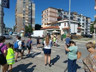 Деца от летния лагер на Обединения детски комплекс в Перник участваха в инициативата на полицията „Безопасно лято 2026“