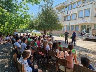 Полицаи гостуваха на Лятната детска академия в Обединения детски комплекс в Кюстендил