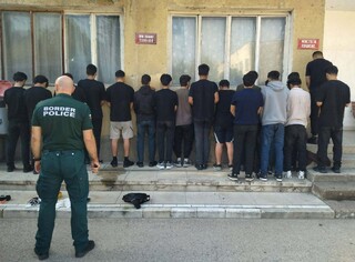 Български и румънски гранични полицаи задържаха камион с незаконни мигранти на прехода Видин/Калафат