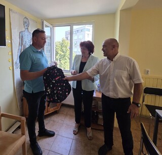 Две деца, пострадали при пътно-транспортни произшествия, получиха подкрепа от Националния дарителски фонд