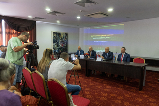 Зам.-ректорът на АМВР участва в кръглата маса „От реакция към превенция: ролята на институциите в борбата с дигиталната агресия“