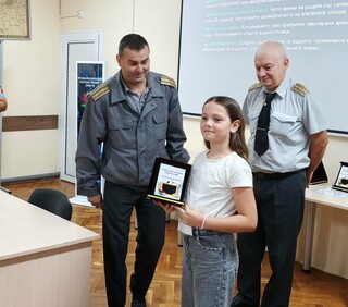 В Силистра наградиха областните победители от конкурса за рисунка „С очите си видях бедата“