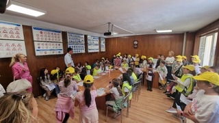 Ученици бяха на гости на „Пътна полиция“ – Смолян