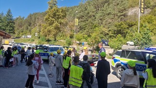 Ученици бяха на гости на „Пътна полиция“ – Смолян