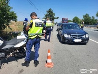 Засилено полицейско присъствие в районите около учебните заведения и контрол върху агресивното поведение на пътя са акцентите в дейността на "Пътна полиция"