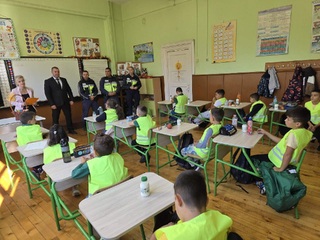Детски полицейски управления бяха тържествено открити в две училища в  Етрополе