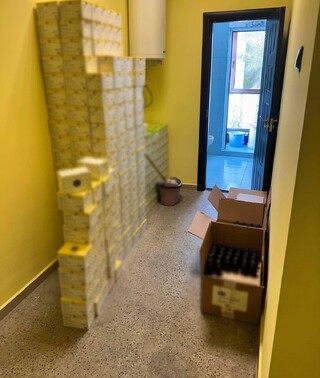 Иззети са десетки хиляди лекарства и добавки за животни с изтекъл срок на годност