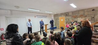 Малчугани от детска градина „Пламъче“ гостуваха в Областната дирекция на МВР-Ямбол