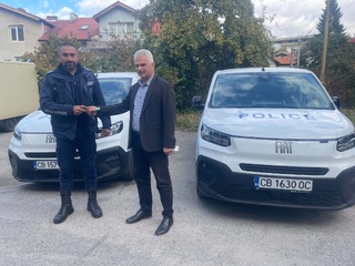 Ст. комисар Васил Йоцов  предостави  нови автомобили на  водачи на служебни кучета