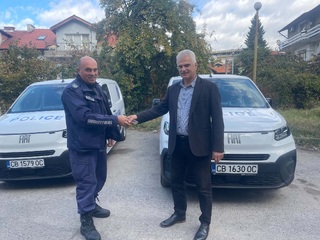 Ст. комисар Васил Йоцов  предостави  нови автомобили на  водачи на служебни кучета
