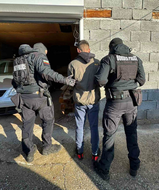 Главна дирекция „Гранична полиция“ задържа организатори и участници в престъпна група за трафик на мигранти през България