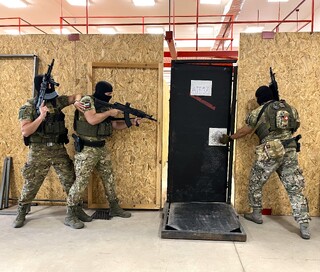 Специализирано оборудване и нова база подобряват професионалната подготовка за противодействие на тероризма