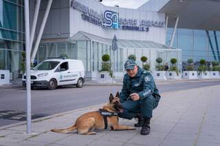 Гранични полицаи от ГПУ-София задържаха италианец, тунизиец и двама сирийци с хуманитарен статут
