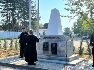 Паметник на загиналите граничари старши лейтенант Илия Великов и младши инспектор Петър Бъчваров е открит в Елхово