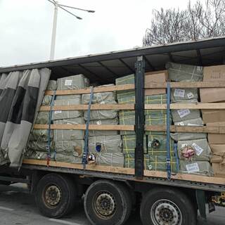 Гранични полицаи задържаха на ГКПП „Кулата“ шофьор със стоки, имитиращи защитени търговски марки