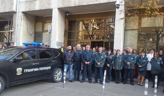 Служителите на ГД „Гранична полиция“ отдадоха почит пред паметта на младши инспектор Петър Бъчваров