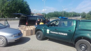 Гранични полицаи от ГПУ-Русе задържаха мъж с 10 500 кутии цигари без бандерол