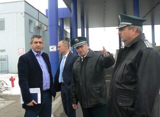 Директорът на ГД „Гранична полиция“ главен комисар Кичиков проведе среща на ГКПП Дунав мост Видин с ръководни представители на румънските гранични власти 