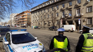 Ползването на мобилно устройство по време на път е опасно